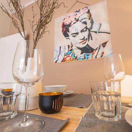 Bautzen Living Appartement - Zentrumslage Parkplatz Babybett Bagian luar foto